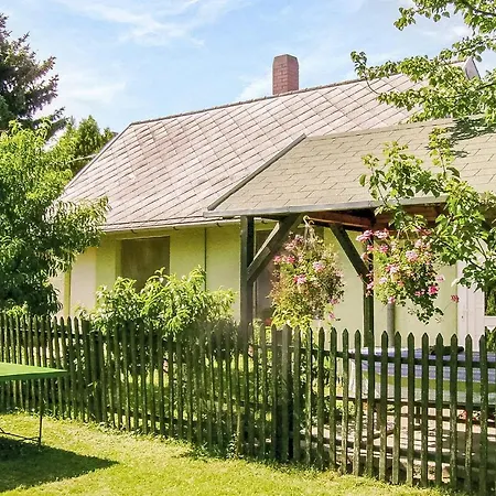 Two-bedroom In Apartmán Alsópáhok